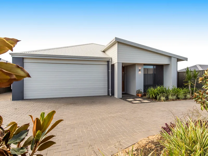 DUAL LIVING HOME IN SPIRES ESTATE