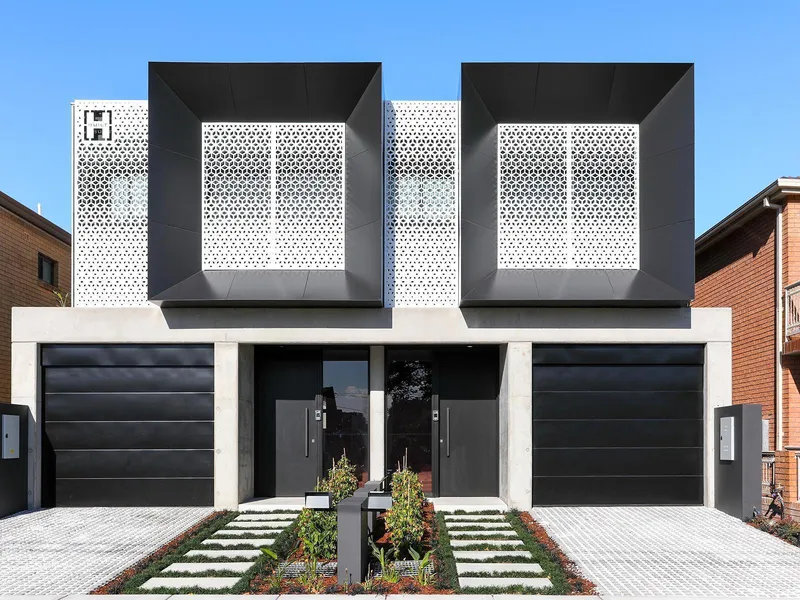 Stunning 4 Bedroom Duplex with Pool