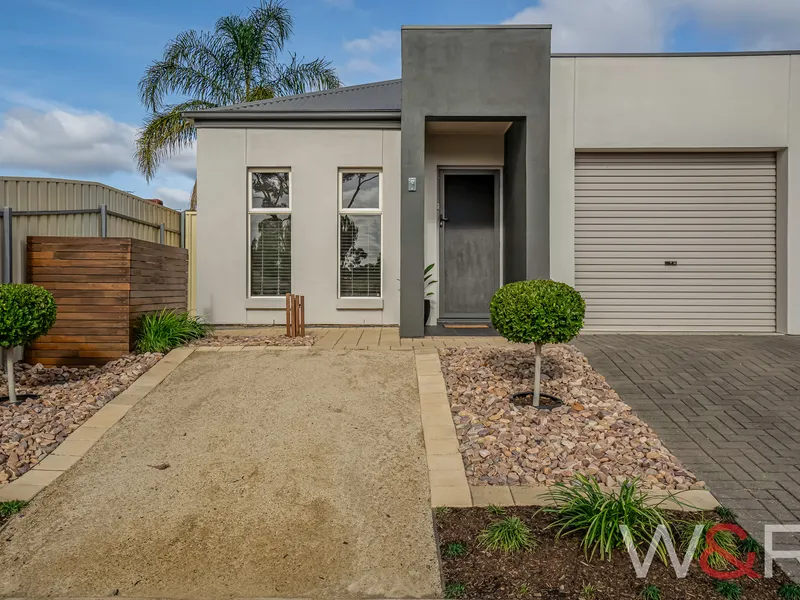 Discover modern living in this meticulously crafted 3-bedroom property!
