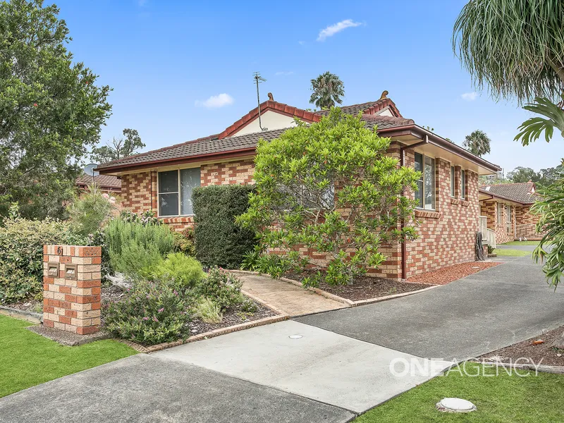 Charlotte Crescent Gem: Ideal Down-sizer Dream