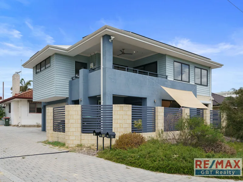 Beautiful 2 storey home!