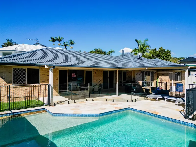 MODERN CHIC ELEVATED FAMILY HOME