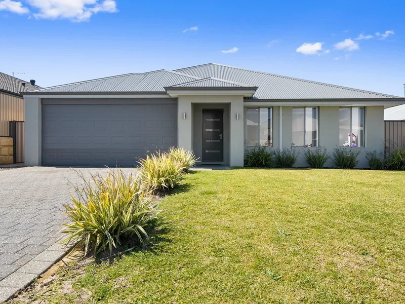 Spacious Family Home Presents as New!