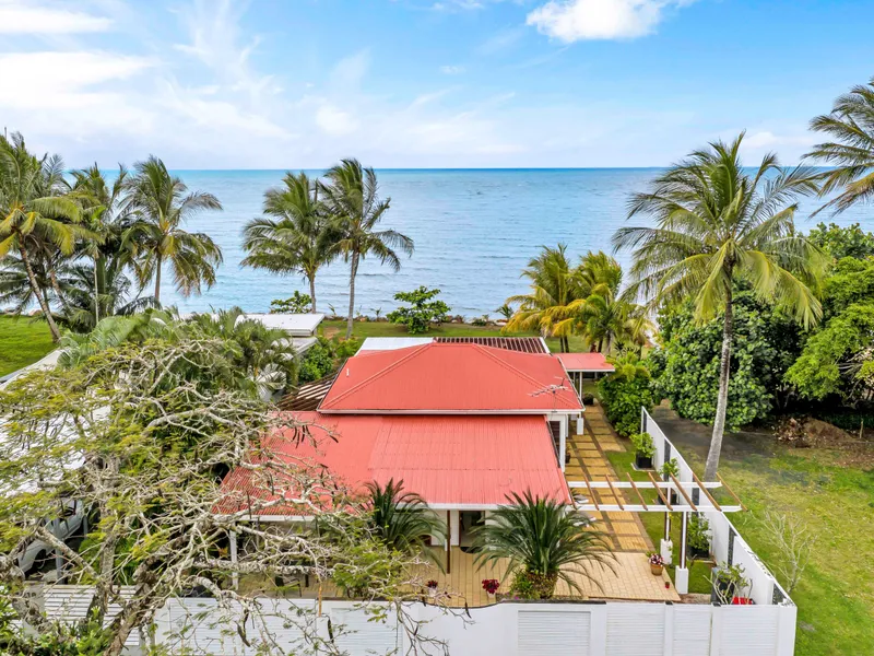 ABSOLUTE BEACH FRONTAGE