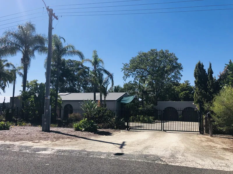 Country lifestyle within Suburbia 