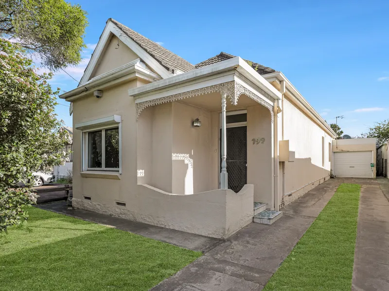 Modern Family Oasis, 3 Bedroom Home!