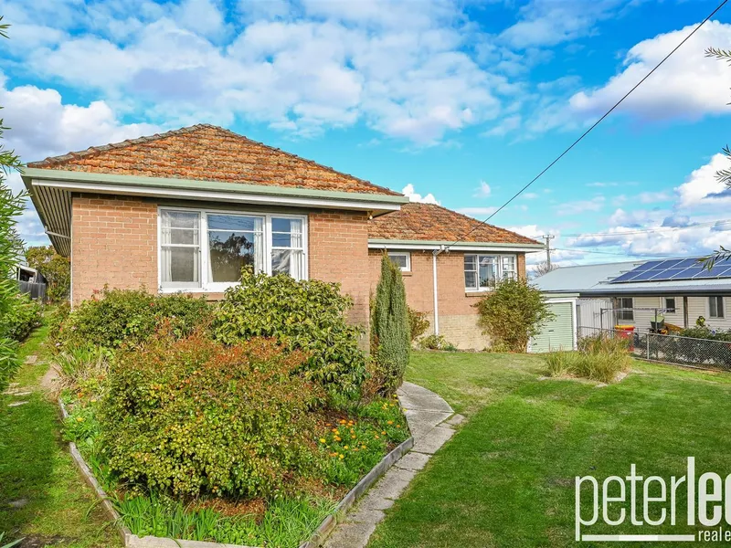 Transform This Gem into Your Perfect Home!