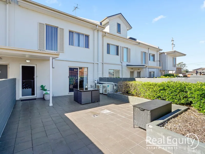 A Beautiful Presentation with Stylish Inclusions 