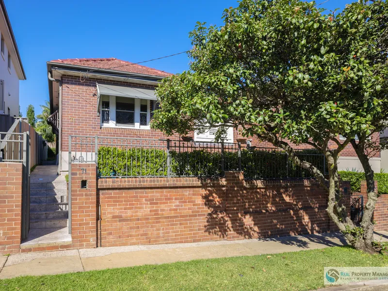A classic old style Bungalow fused with contemporary living-3 bedrooms plus study
