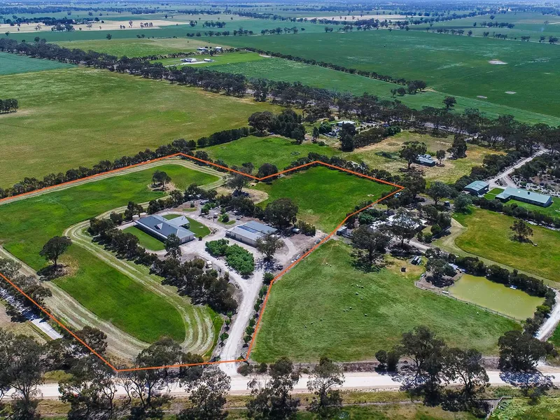 Perfect Lifestyle on a Picturesque Rural Setting
