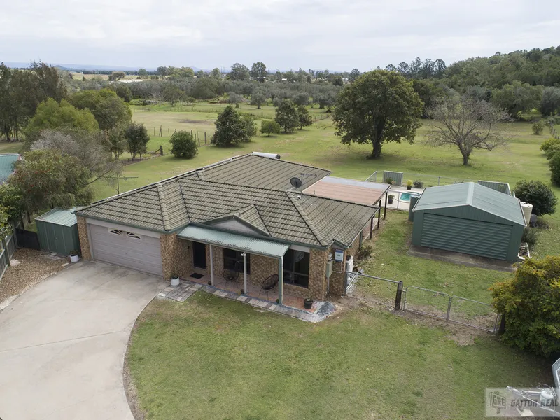 A QUIET CUL DE SAC PROPERTY WITH POOL IDEAL FOR FAMILIES ON 5330M2