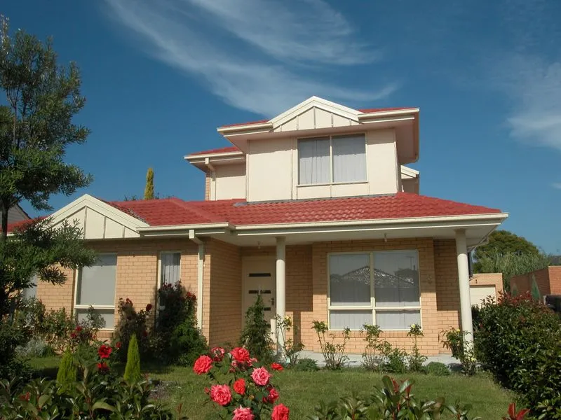 Partly Furnished & Close To Uni