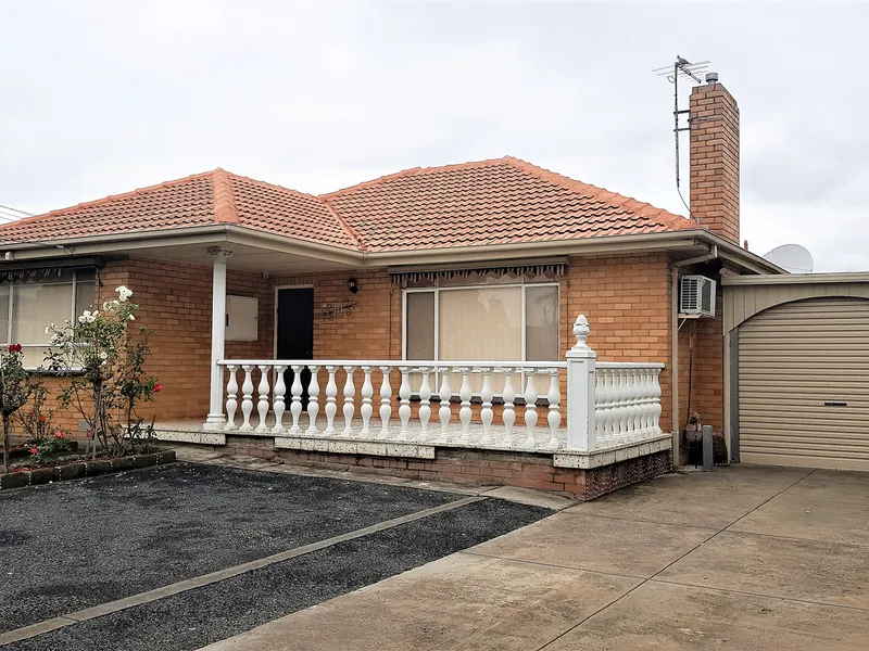 Close to schools and shops!