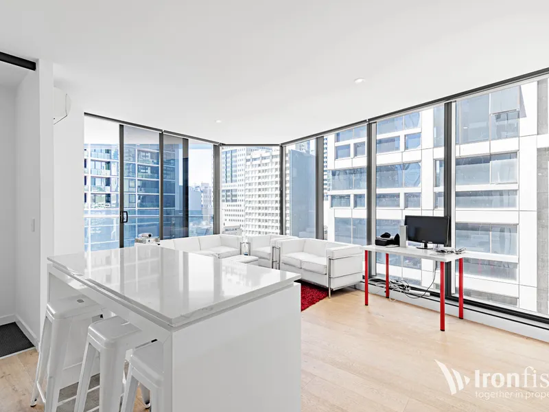 THE NEW YORK SIDE OF TOWN – 2 BED AND 2 BATH AT PERFECT LOCATION!!