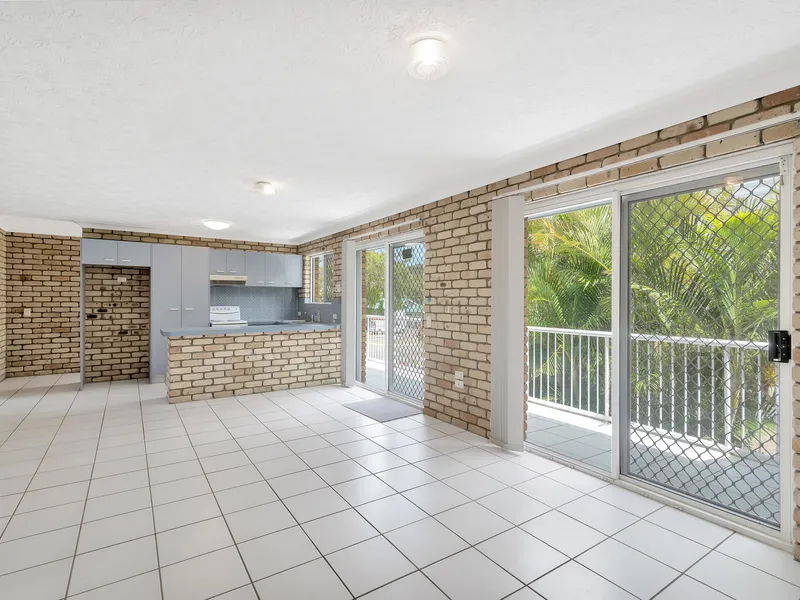 Spacious unit just steps away from Currumbin Beach