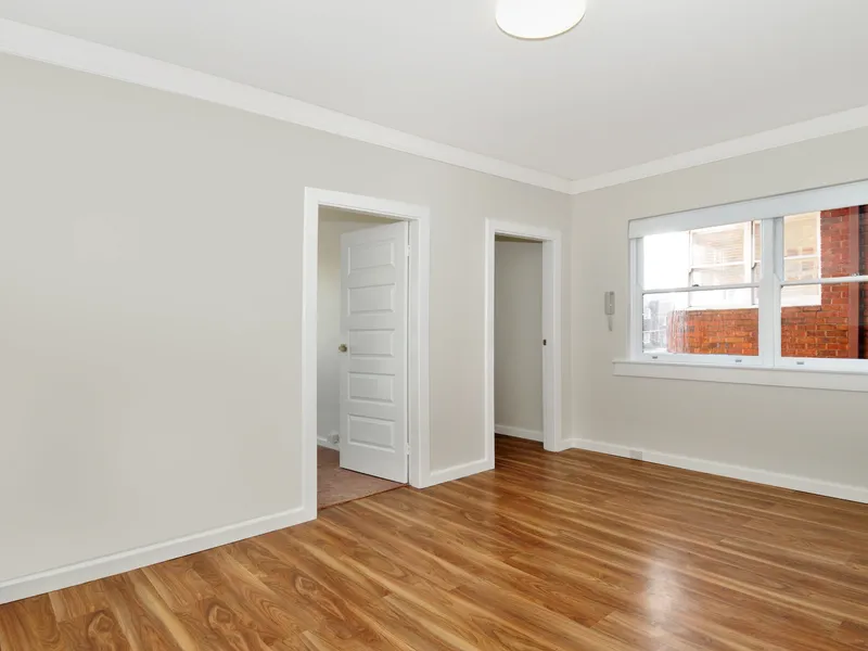 Art Deco apartment with city views