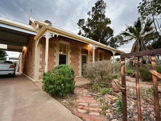 Lifestyle Property with Bore & Acreage