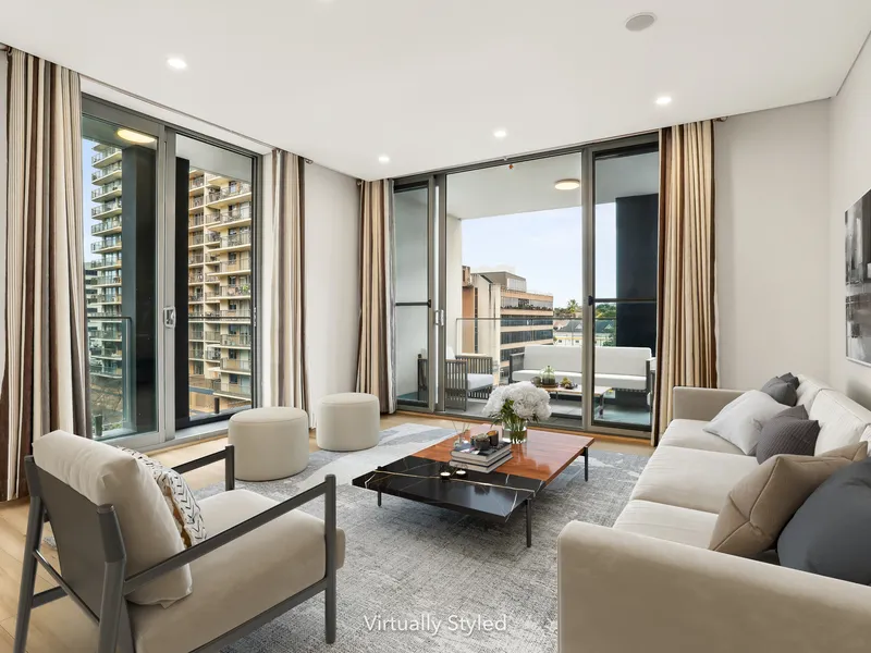 Superbly convenient apartment with two generous balconies