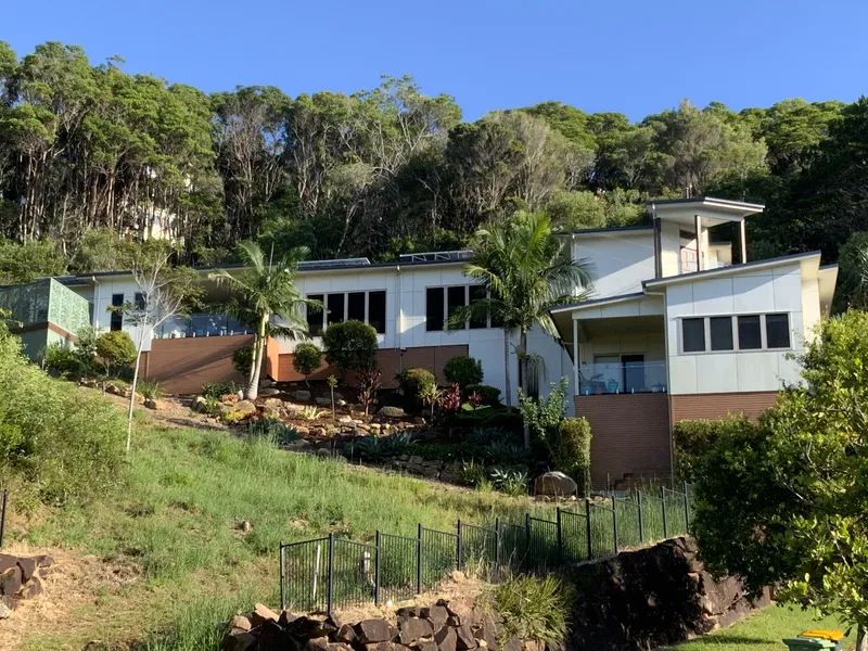Tranquility bush surroundings in end street looking at amazing views of Mt Coolum, the coastline of Mooloolaba, Old Woman Island 24/7