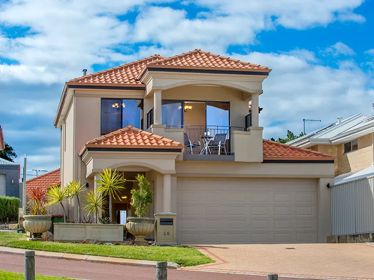 A quiet country atmosphere near the city  of Perth and the Swan river offers you a desirable and easy lifestyle . 
