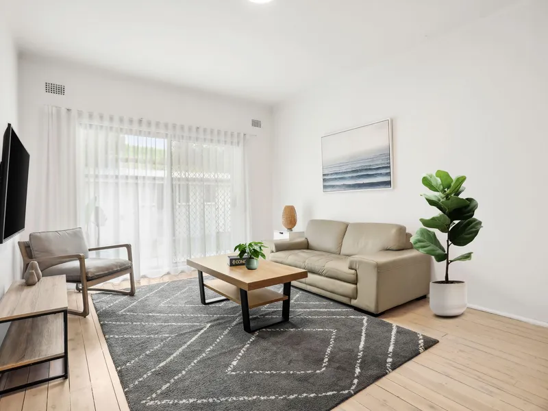 North Bondi / Ben Bucker. Quality Furnished 2 Bedroom Apartment - Light-Filled & Spacious