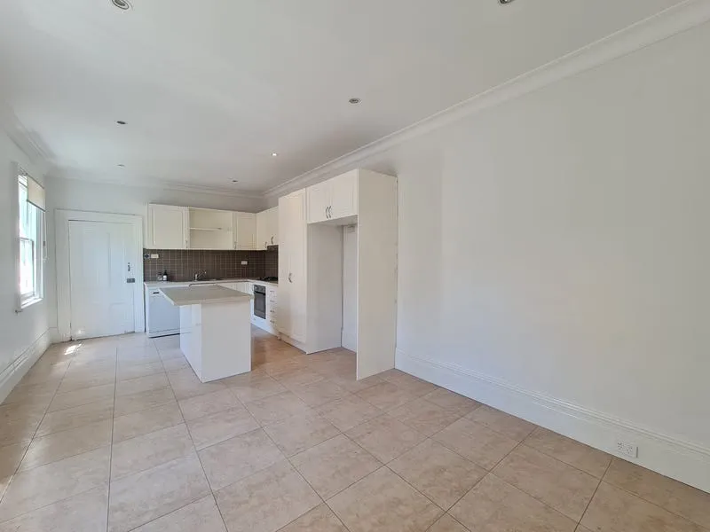 Character filled split level terrace in a sought after location