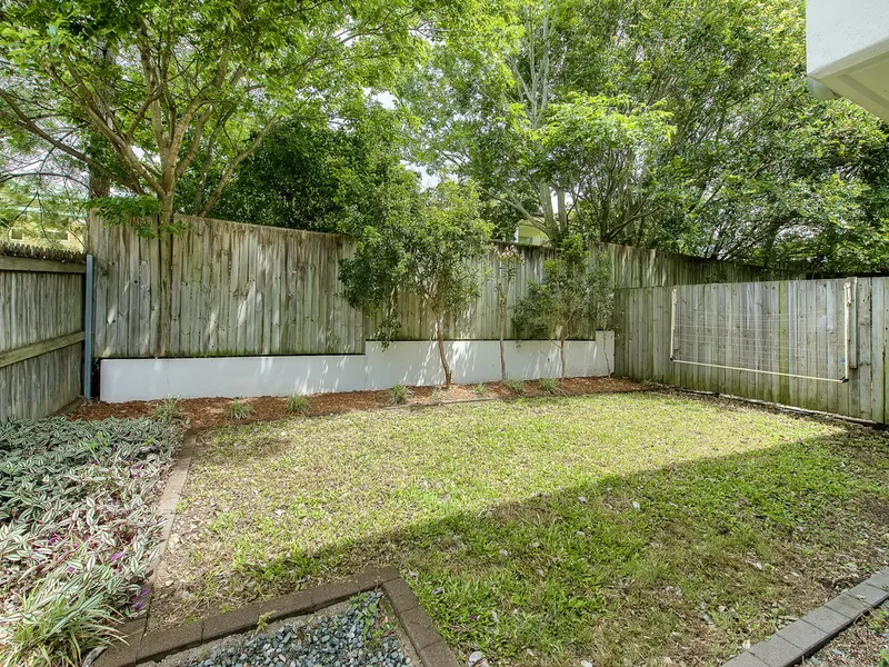 GROUND FLOOR UNIT WITHOUT COMPROMISE!