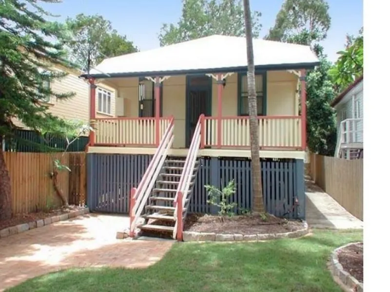 3 Bedroom family home - close to cafes and shopping precinct of Paddington