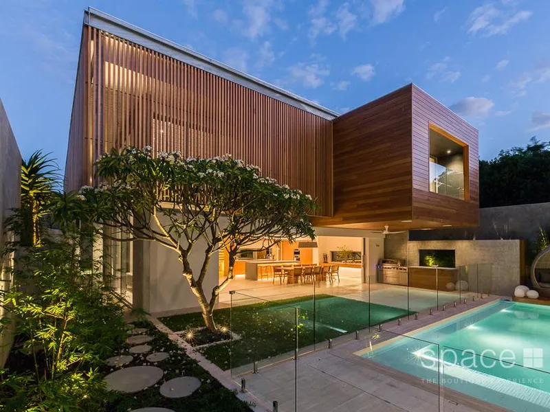 Luxurious Architectural Sanctuary