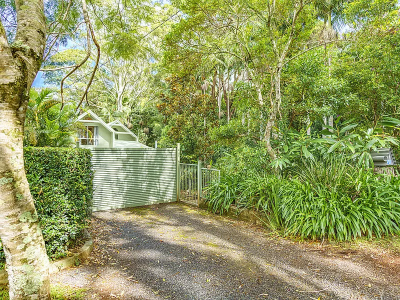 Light-filled and stylish interiors in a prime location