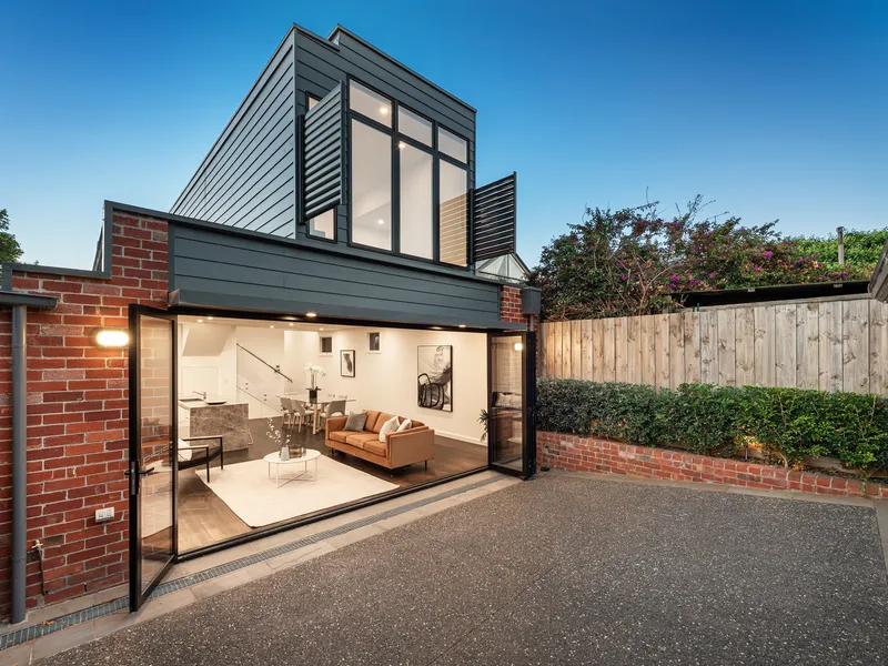 Period-Style, Contemporary Class in Coveted Armadale Pocket