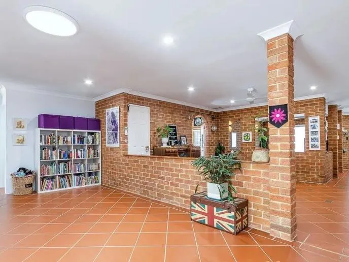 Huge Living Space - Central Currambine