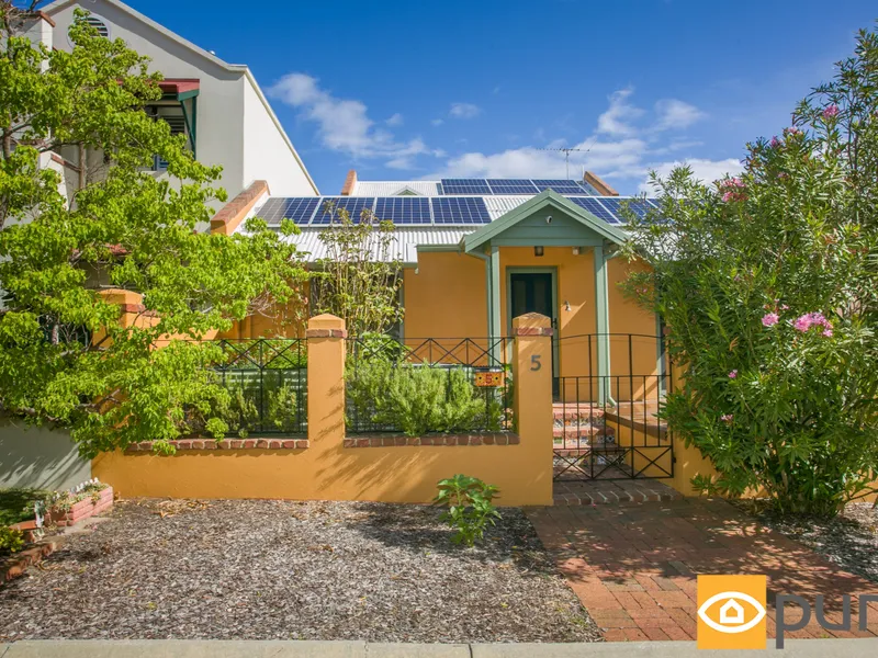 IN AN EXCLUSIVE POCKET OF SOUTH FREMANTLE - 6-9 MONTH LEASE ONLY