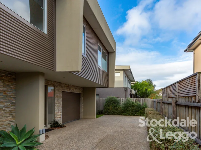 Modern Townhouse in Blue Chip Location