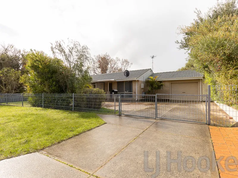 Central to Mandurah - Room for Boat/Caravan