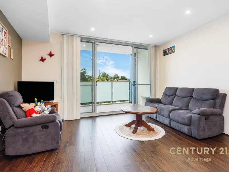 LARGE & BRIGHT APARTMENT IN PRIME LOCATION