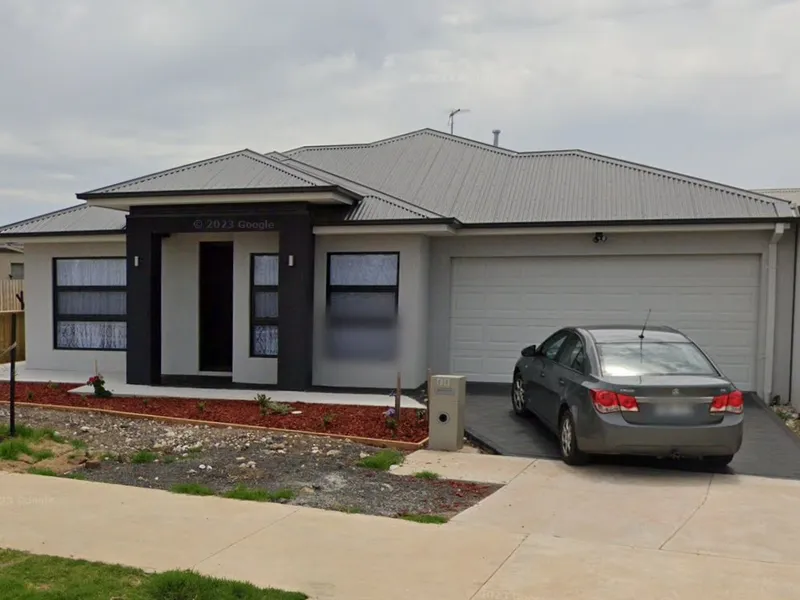 High quality 4 Bedroom house in the heart of Wyndham Vale