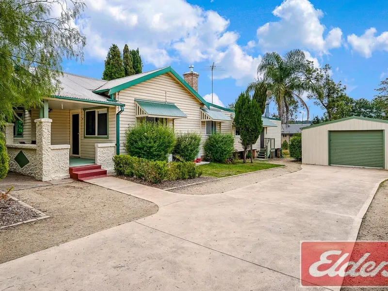 Large 4 Bedroom Home In The Heart Of Wallacia