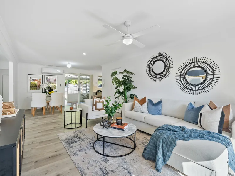 Lowset Villa within walking distance to Woolworths Shopping Center