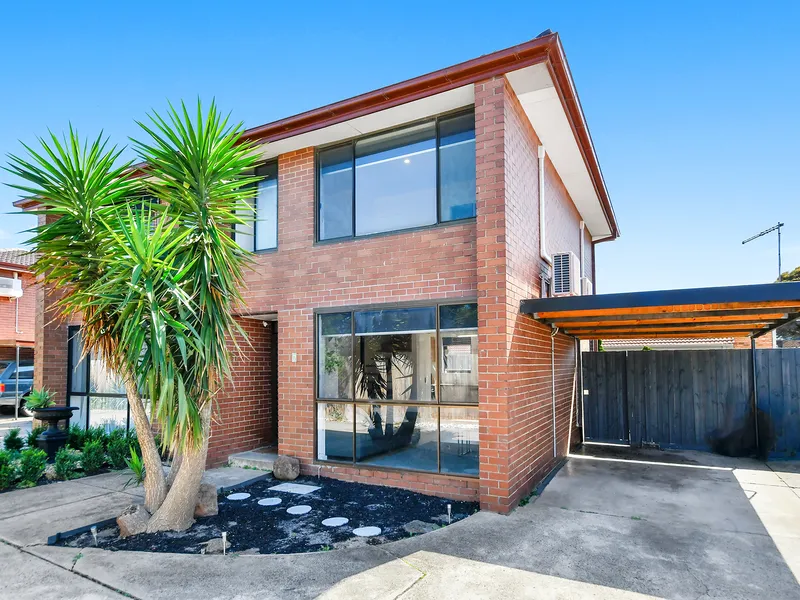 Two Bedroom Townhouse in Prime Position