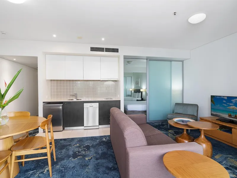 Stylish One Bedroom Apartment Embracing Inlet and Mountain Views.