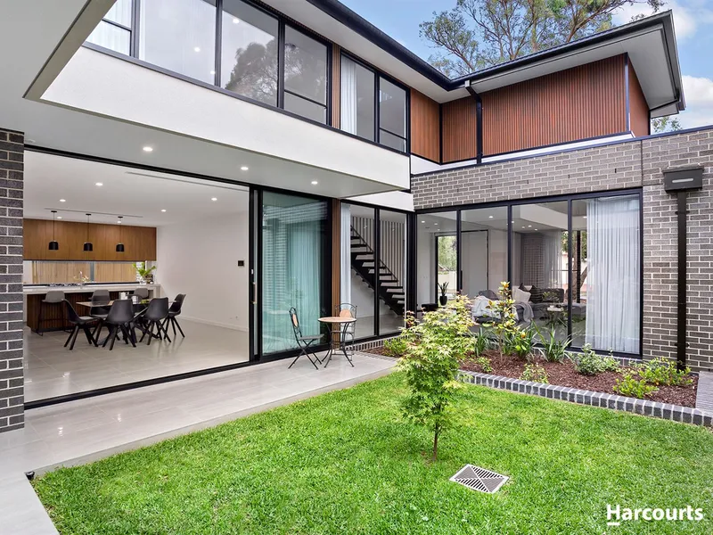 Stunning New Executive Golden Mile Home