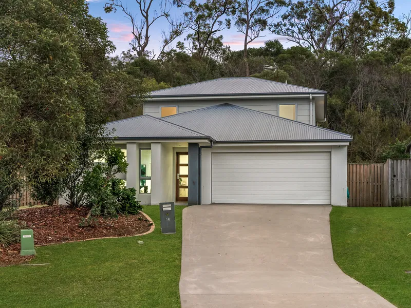 SPACIOUS AND MODERN WITH A BEAUTIFUL BUSHLAND OUTLOOK!