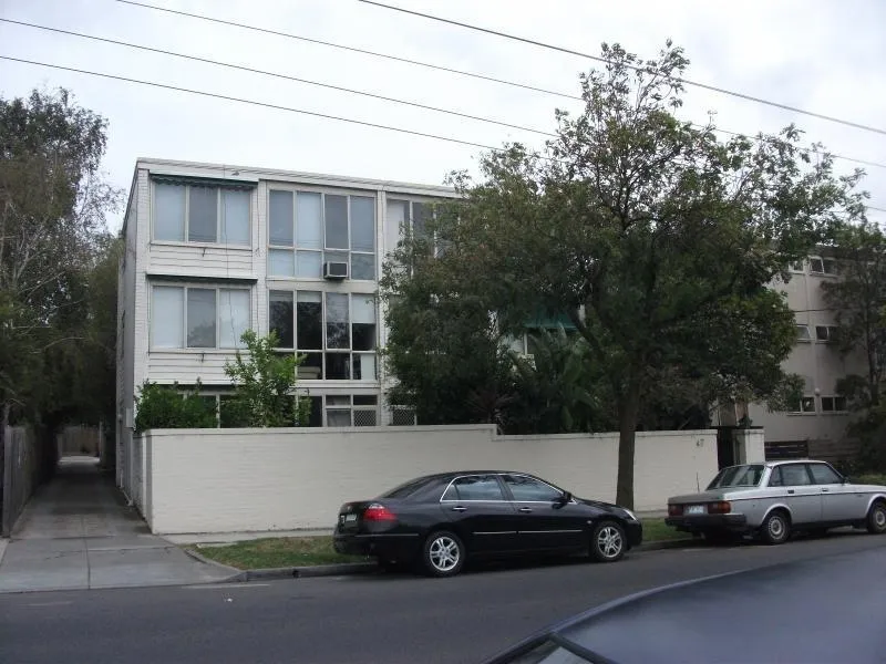 1 Bedroom Apartment in Ideal Location - Massively Reduced