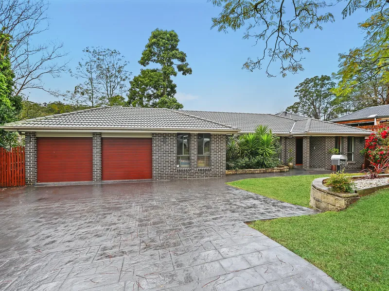 Modern Family Home in Blue Ribbon Area