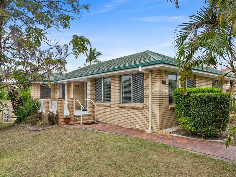 CHERMSIDE WEST GEM: IMMACULATE 3 BED, 1 BATH LOW MAINTENANCE BRICK HOME