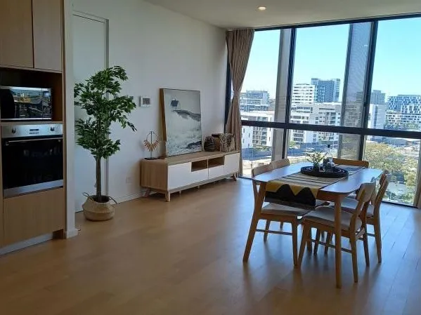 Fully Furnished Spacious Luxury Two Bed APT With Views