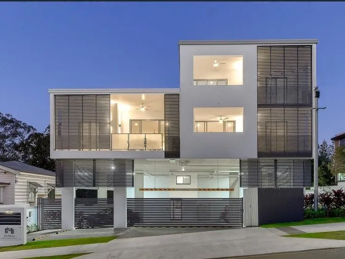 Luxury Near New apartment with your own private yard!!!!