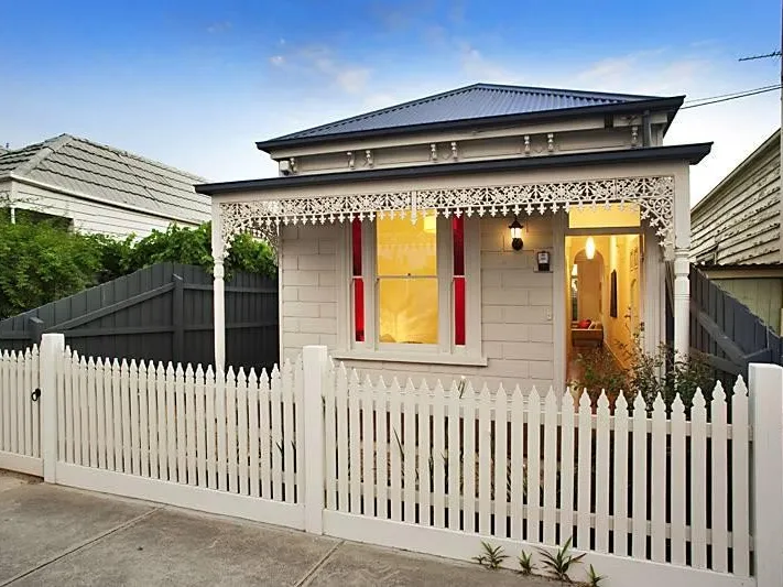 STUNNING PERIOD STYLE HOME!