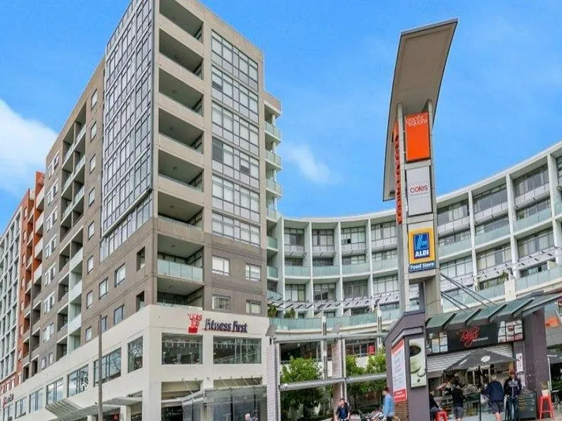 PACIFIC SQUARE SUPERSIZED ONE BEDROOM